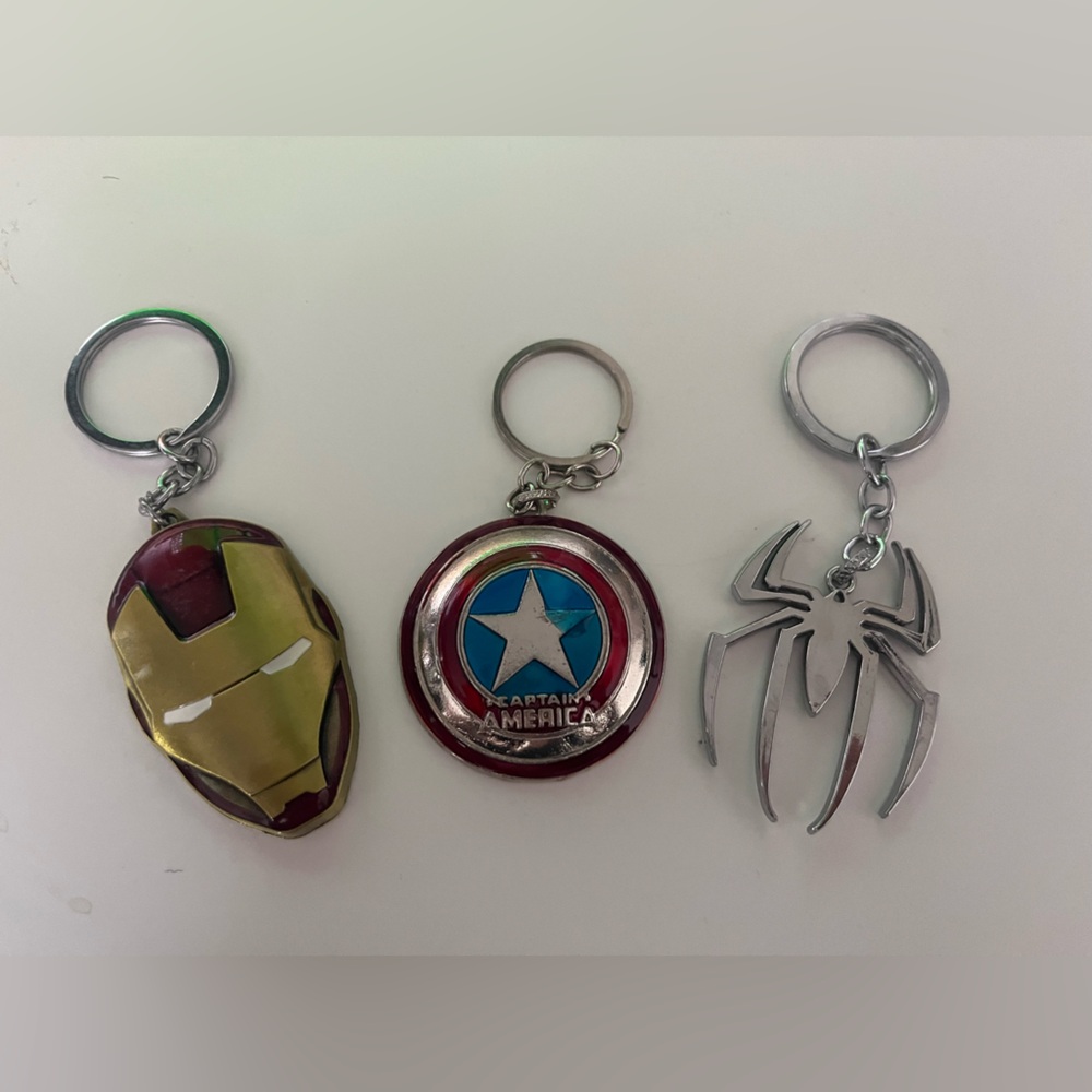 Marvel Superhero Keychain Set